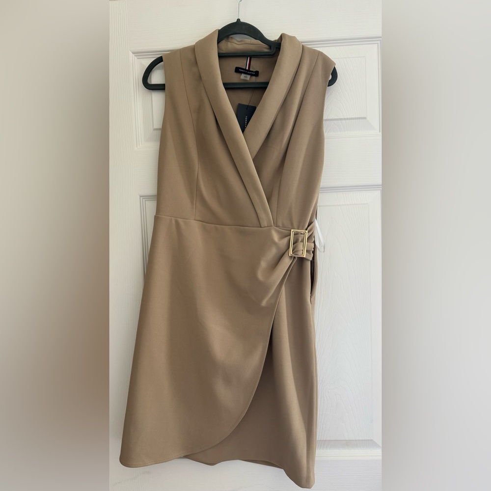 Tommy Hilfiger Women's Sleeveless Sand Brown V-Neck Short Sheath Dress Size 2